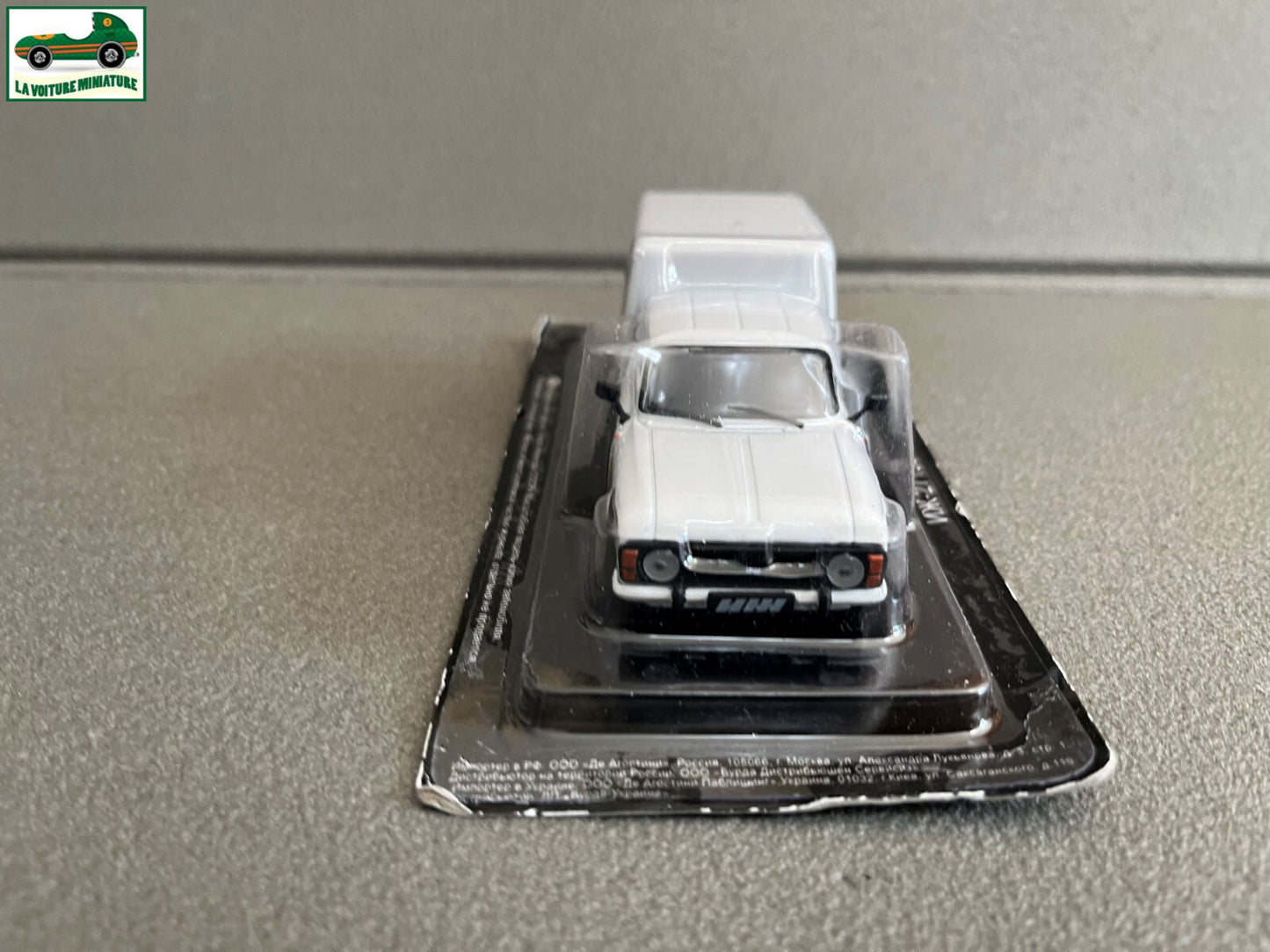 Voiture Miniature IZH 27156 Pays de L'est URSS Russie au 1/43