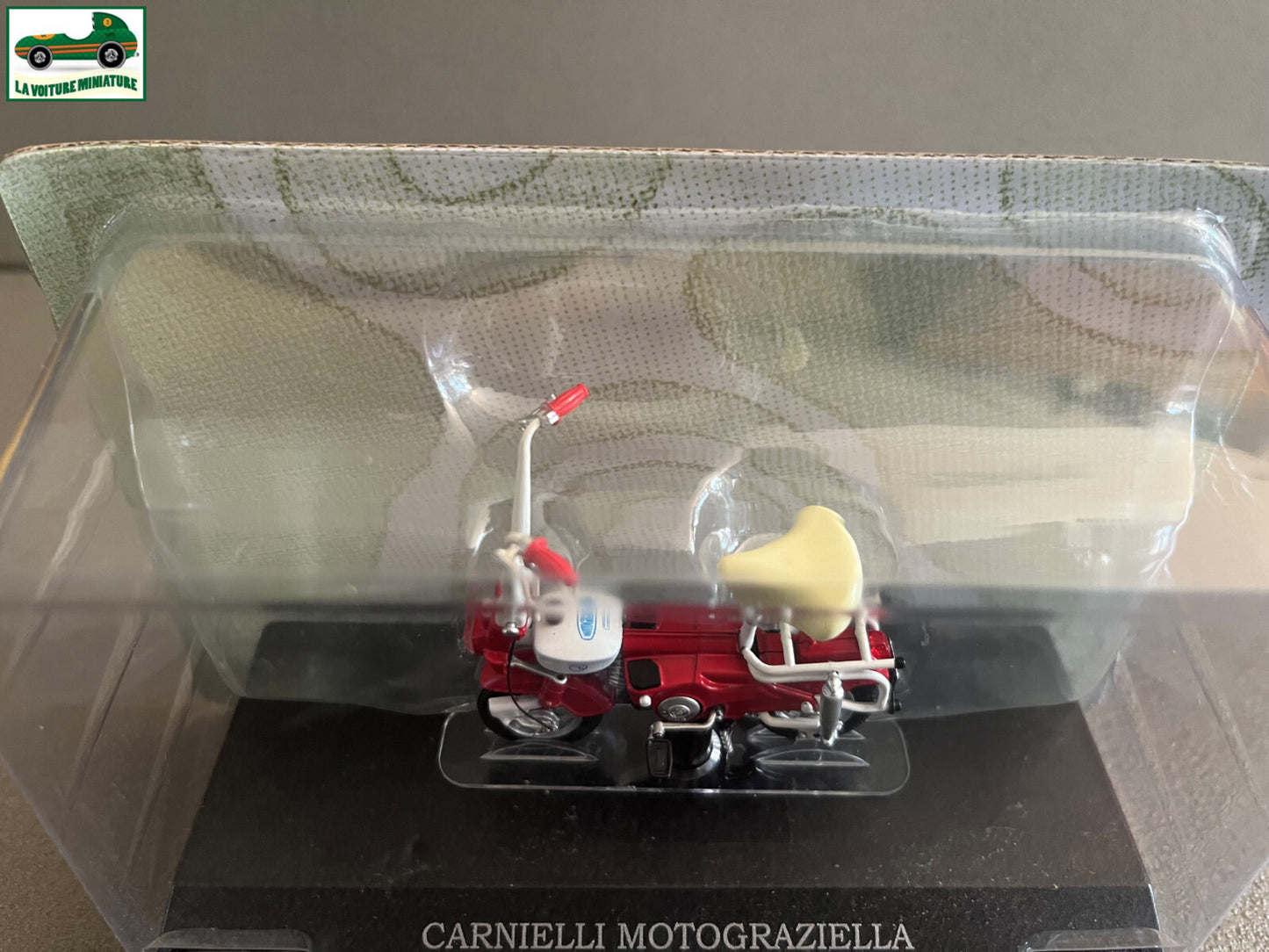 Moto Cyclomoteur miniature Carnielli Motograziella Leo Models 1/18