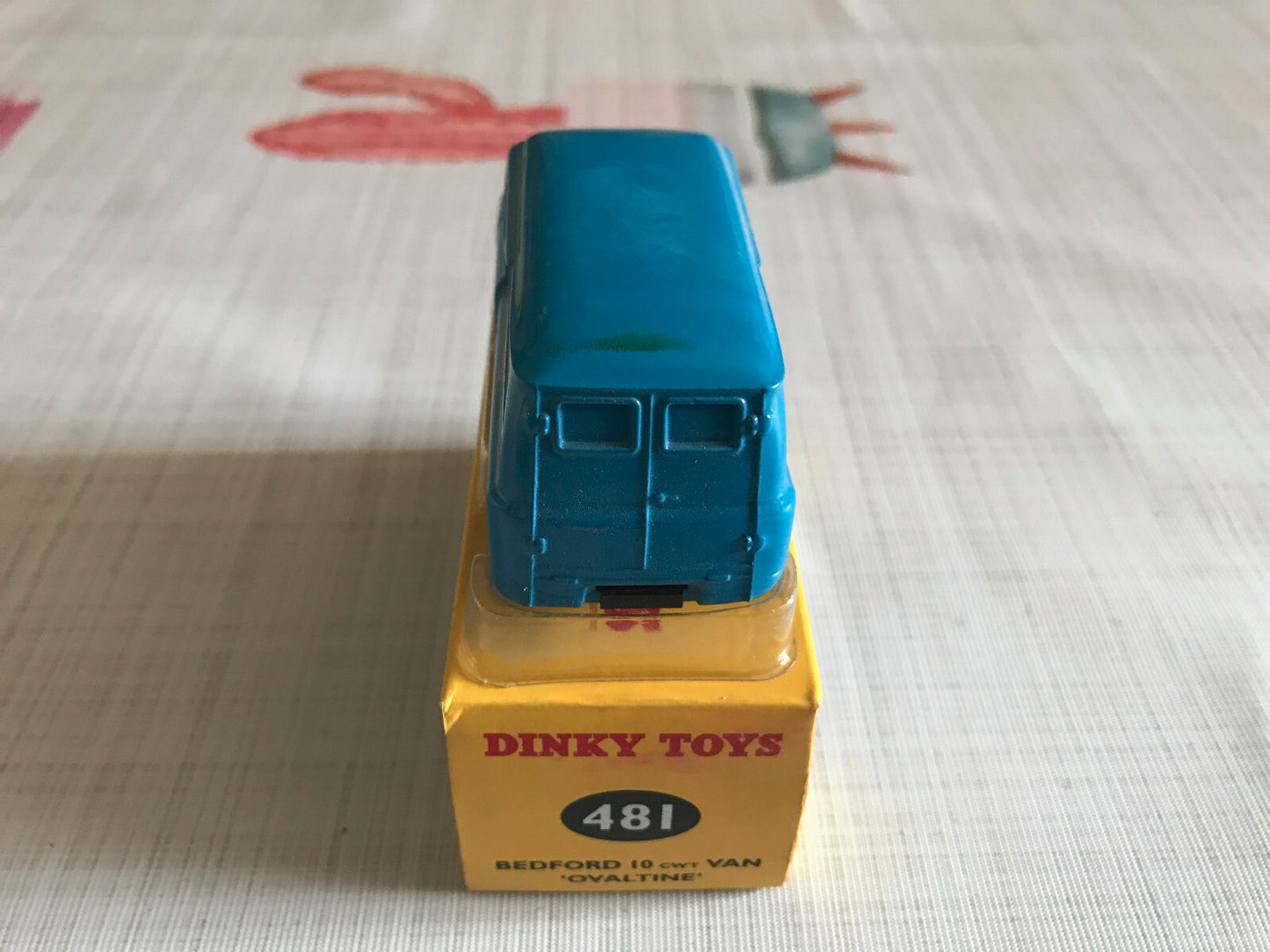 Voiture miniature Camion Bedford 10 CWT Van Ovaltine 481 Dinky Toys Atlas