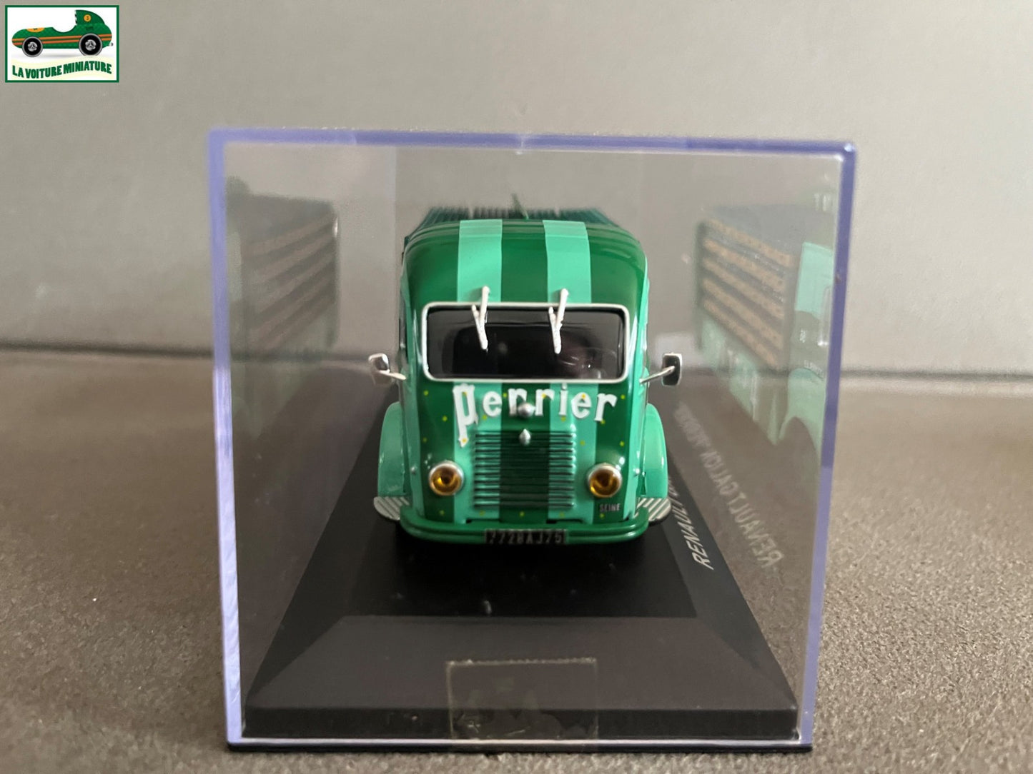 Voiture Miniature Camion Publicitaire Renault Galion Perrier au 1/43
