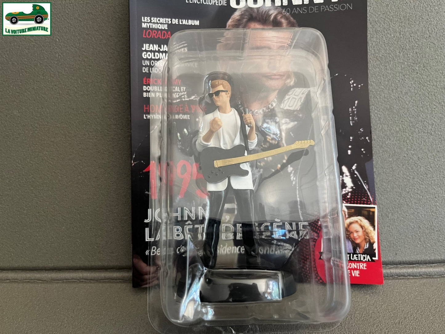 Figurine de Collection Johnny Hallyday + Livret N°17