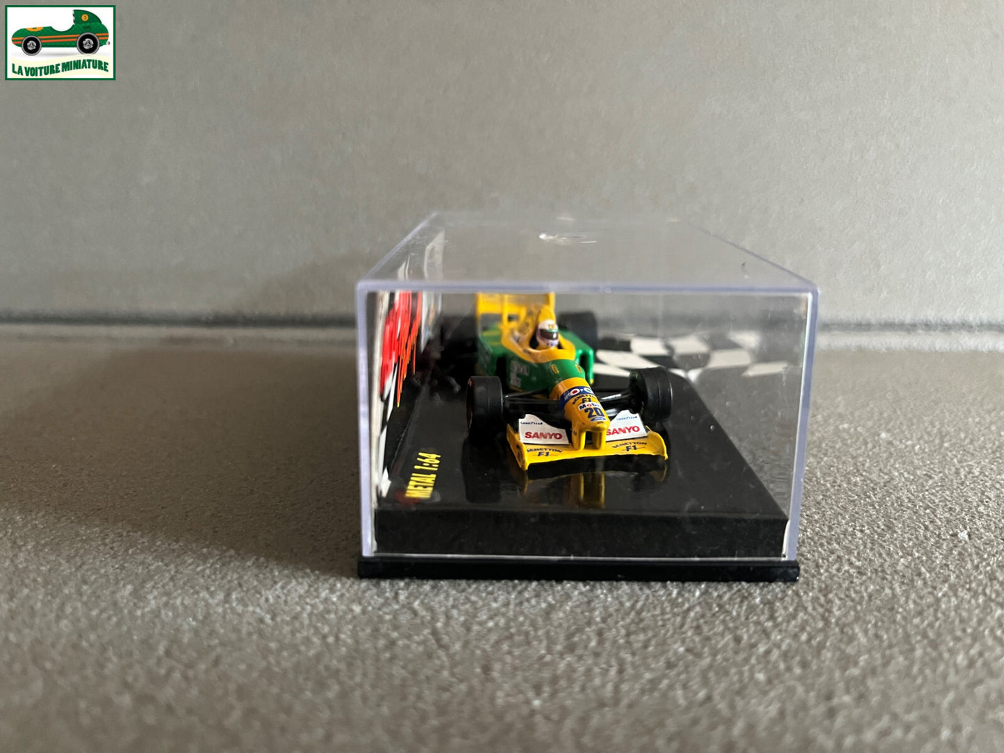 Voiture Miniature Formule 1 F1 Benneton Brundle MicroChamps Minichamps au 1/64