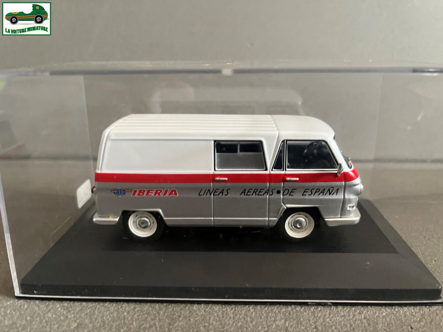 Voiture Miniature Camion Publicitaire DKW F1000L Iberia au 1/43