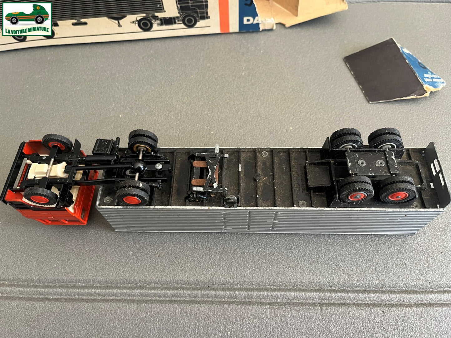 Ancienne Voiture Miniature Camion Semi Remorque DAF Lion Car 1/50 Défauts