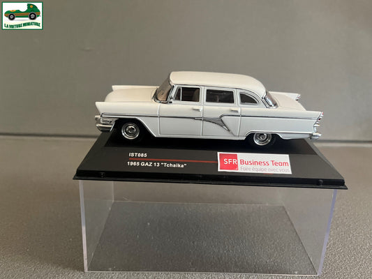 Voiture miniature 1965 Gaz 13 Tchaika IST au 1/43