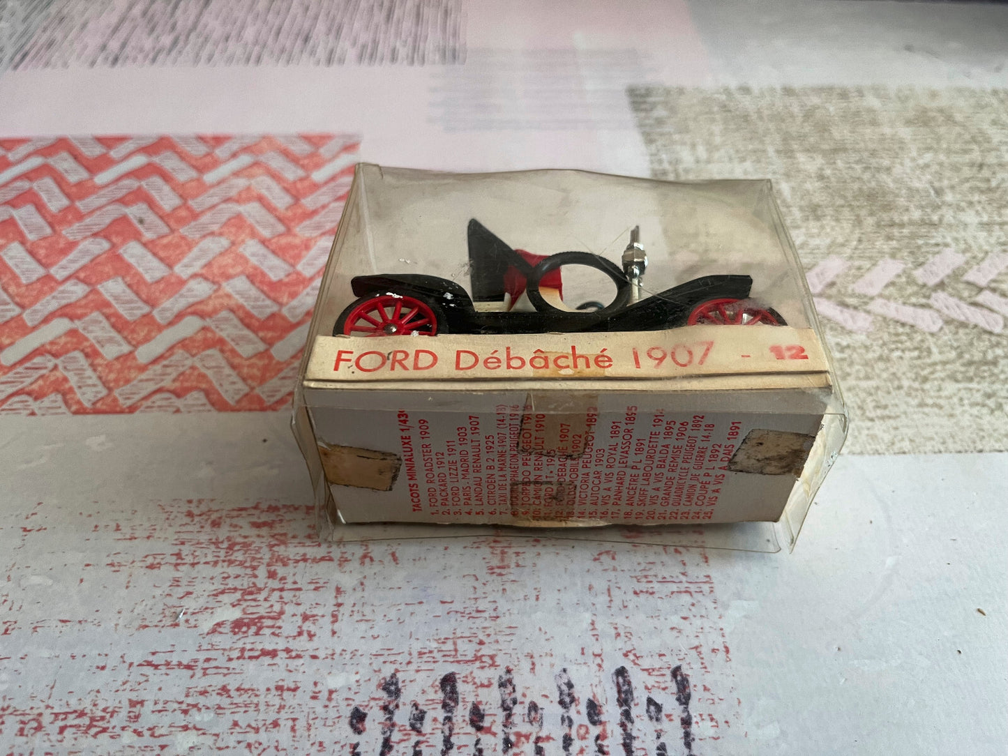 Voiture miniature Plastique Ford Débâché 1907 Minialuxe 1/43