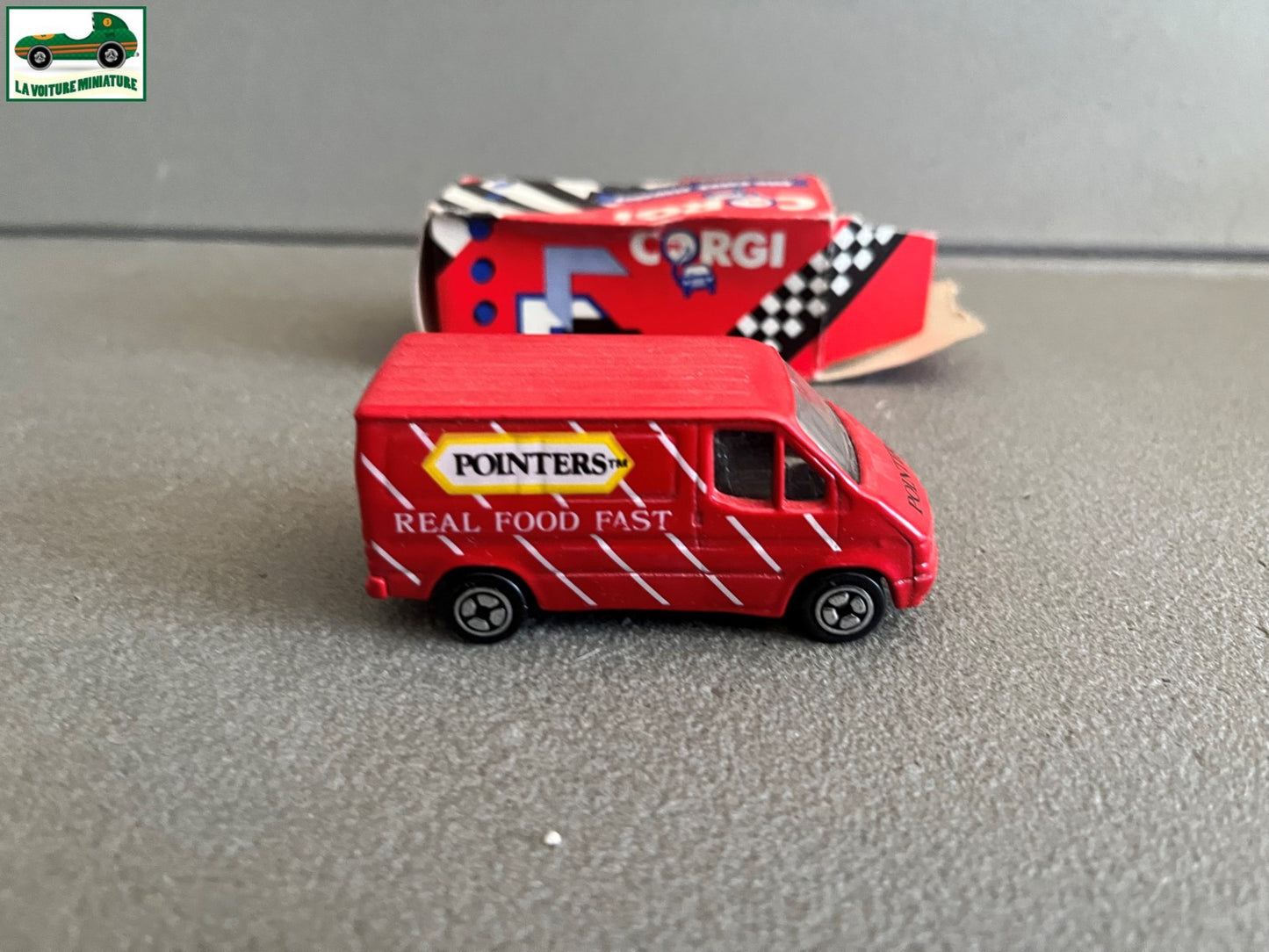 Ancienne Voiture Miniature Corgi Ford Transit Made GT Britain Echelle Majorette