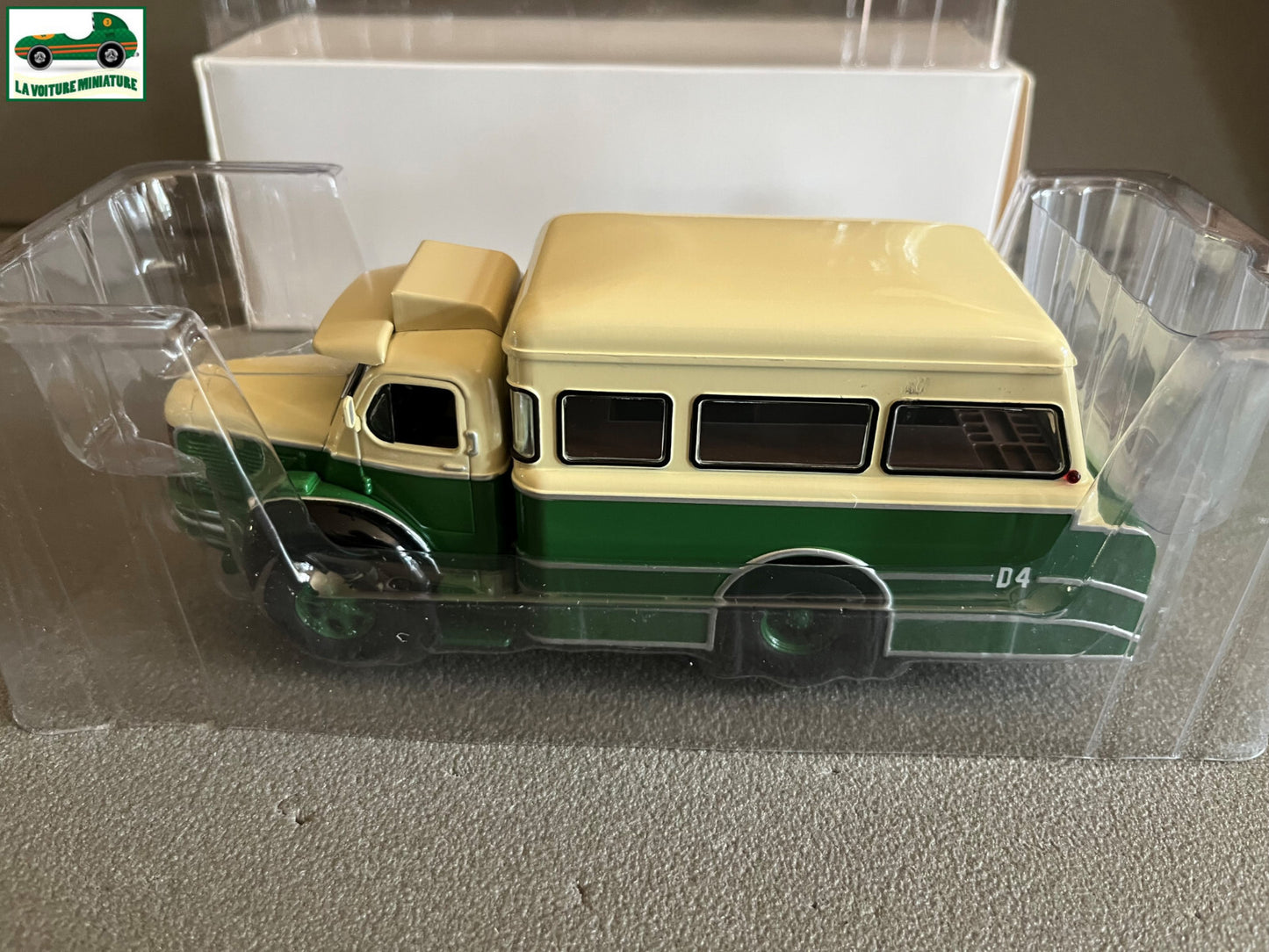 Voiture miniature Camion Berliet GLM 10 Dépanneuse RATP Bus Hachette 1/43