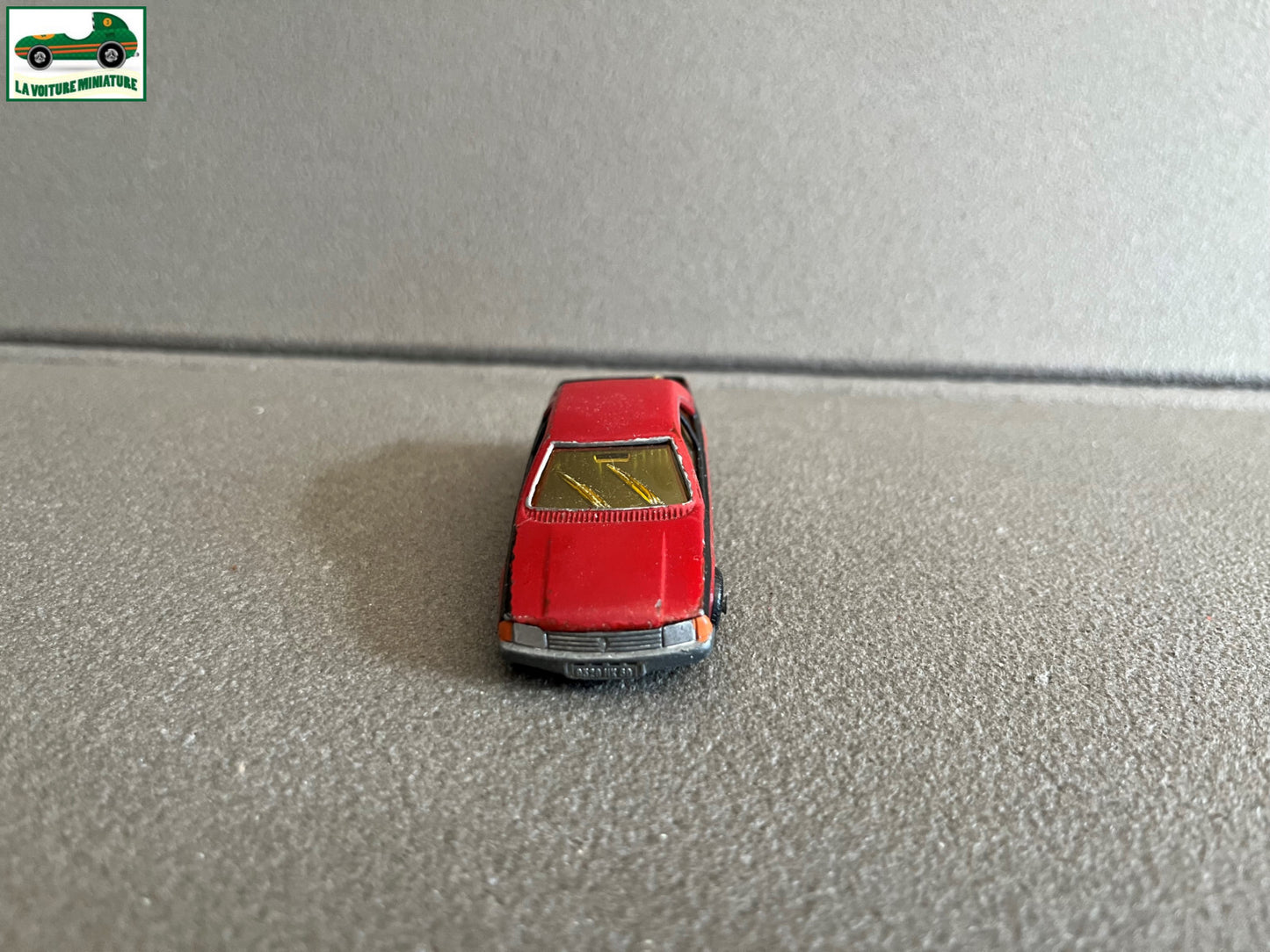 Ancienne Miniature Voiture Renault Fuego Norev Mini Jet 1/64 Epave