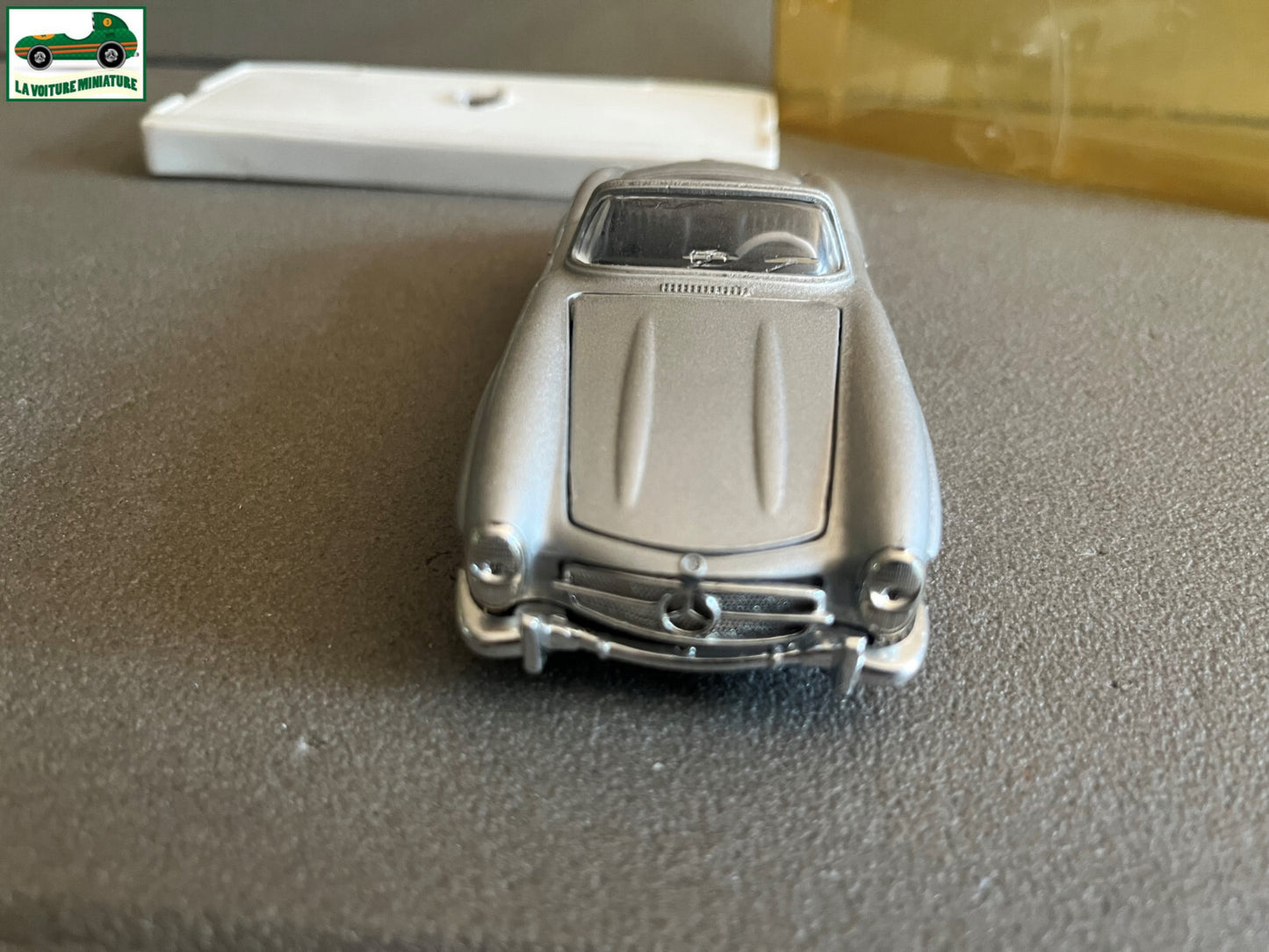 Voiture miniature Mercedes Benz 300 SL Guisval au 1/30