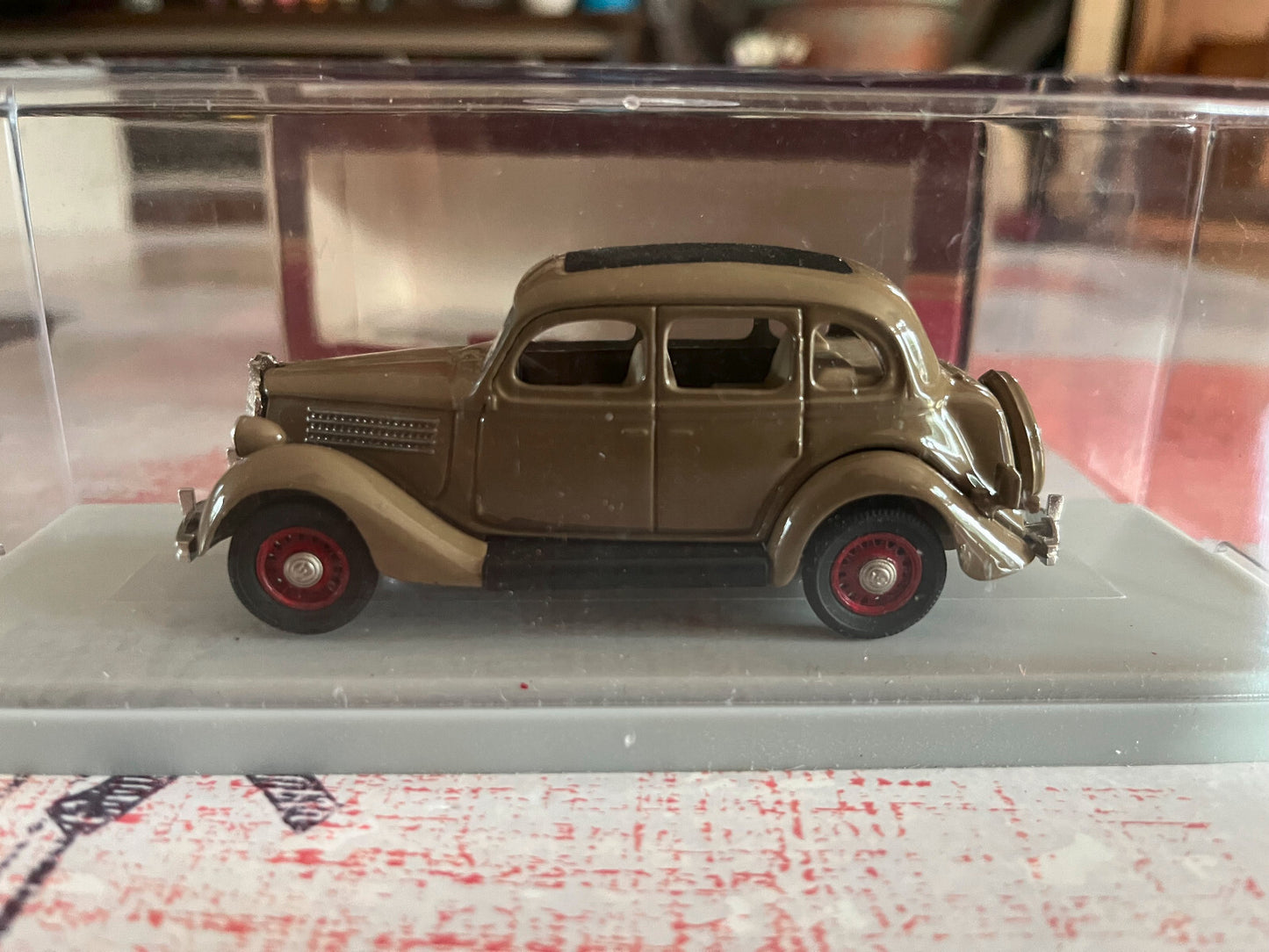 Voiture Miniature Ford 1935 Fordor Touring Sedan 42 Rextoys 1/43