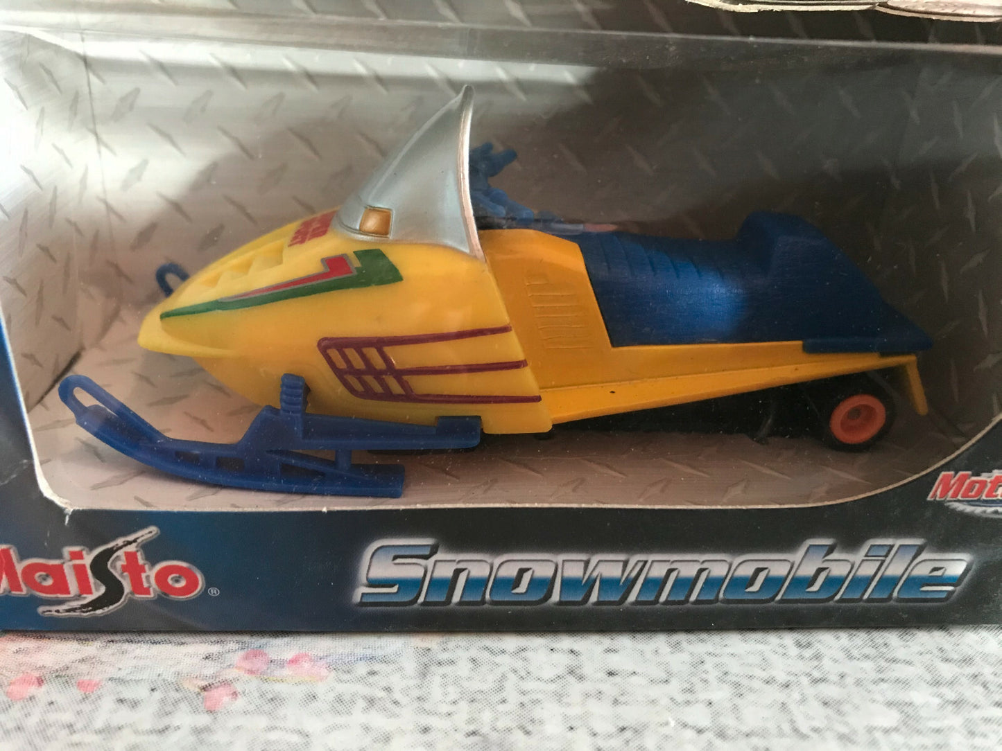 Voiture Miniature Maisto Motorized Snowmobile Scooter des neiges