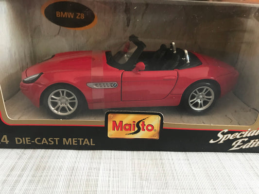 Voiture miniature BMW Z8 Maisto au 1/24