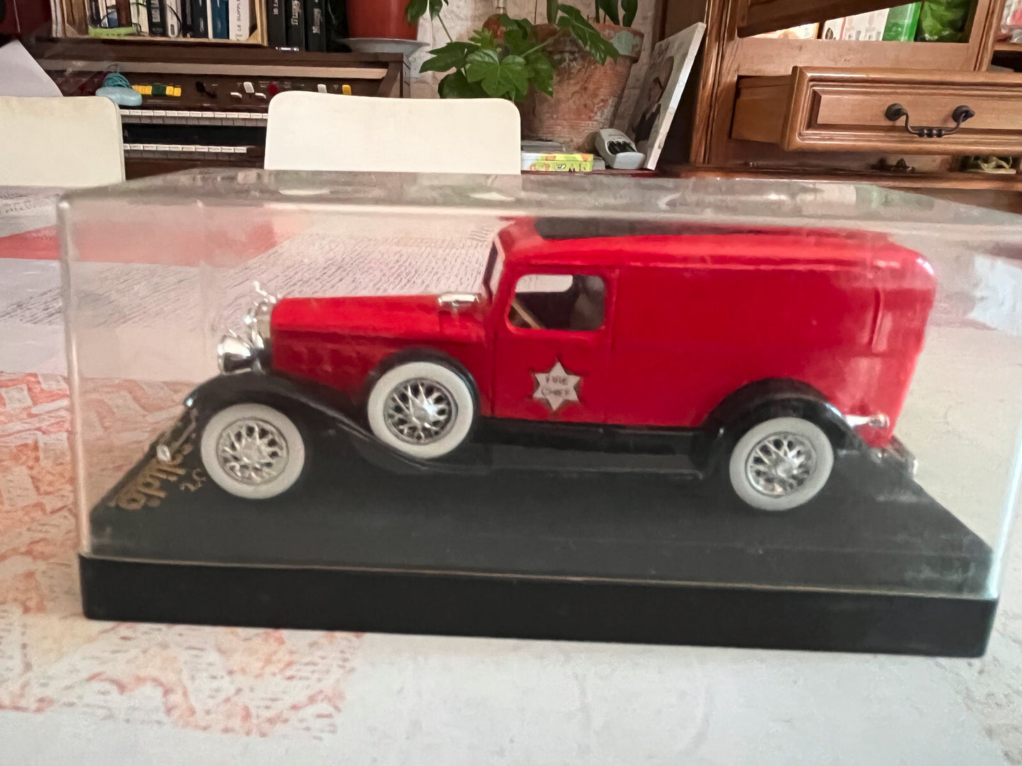 Voiture Miniature Cadillac Pompiers 4070 Solido au 1/43