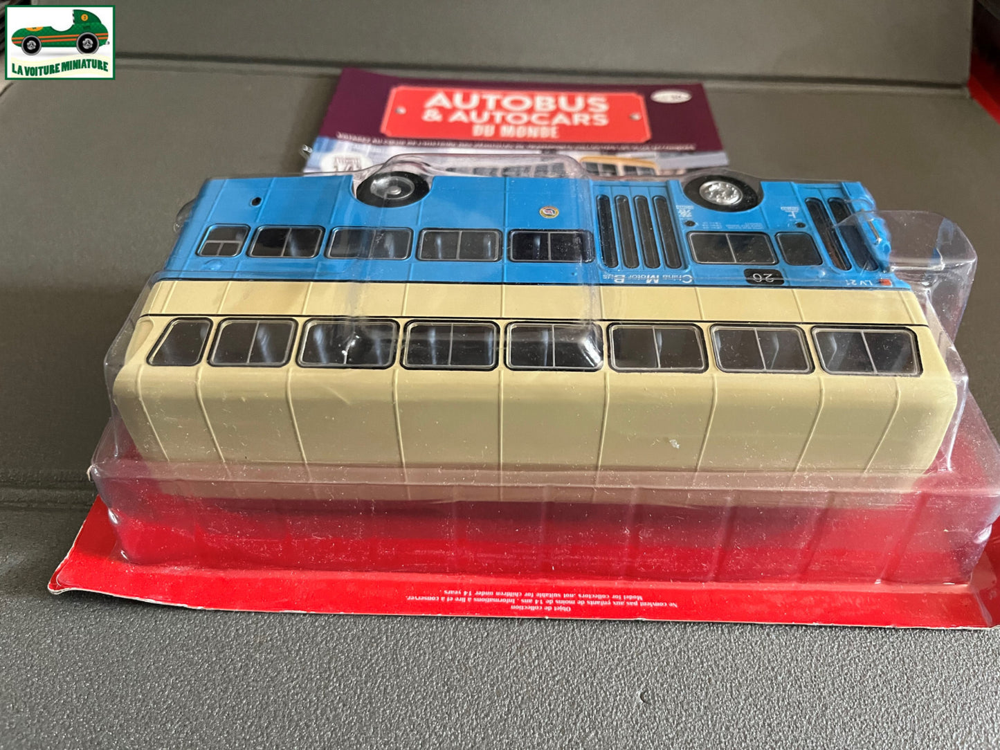 Voiture miniature Leyland Victory MK II 1979 1/43 Autobus Autocars du Monde
