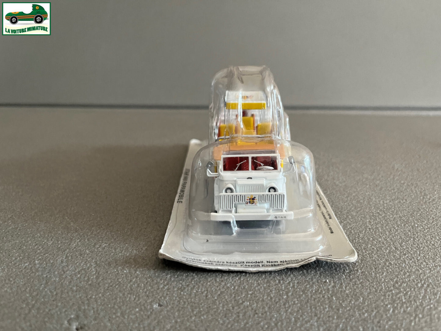 Voiture Miniature Star 660 Papamobile IST Pays de L'est au 1/72