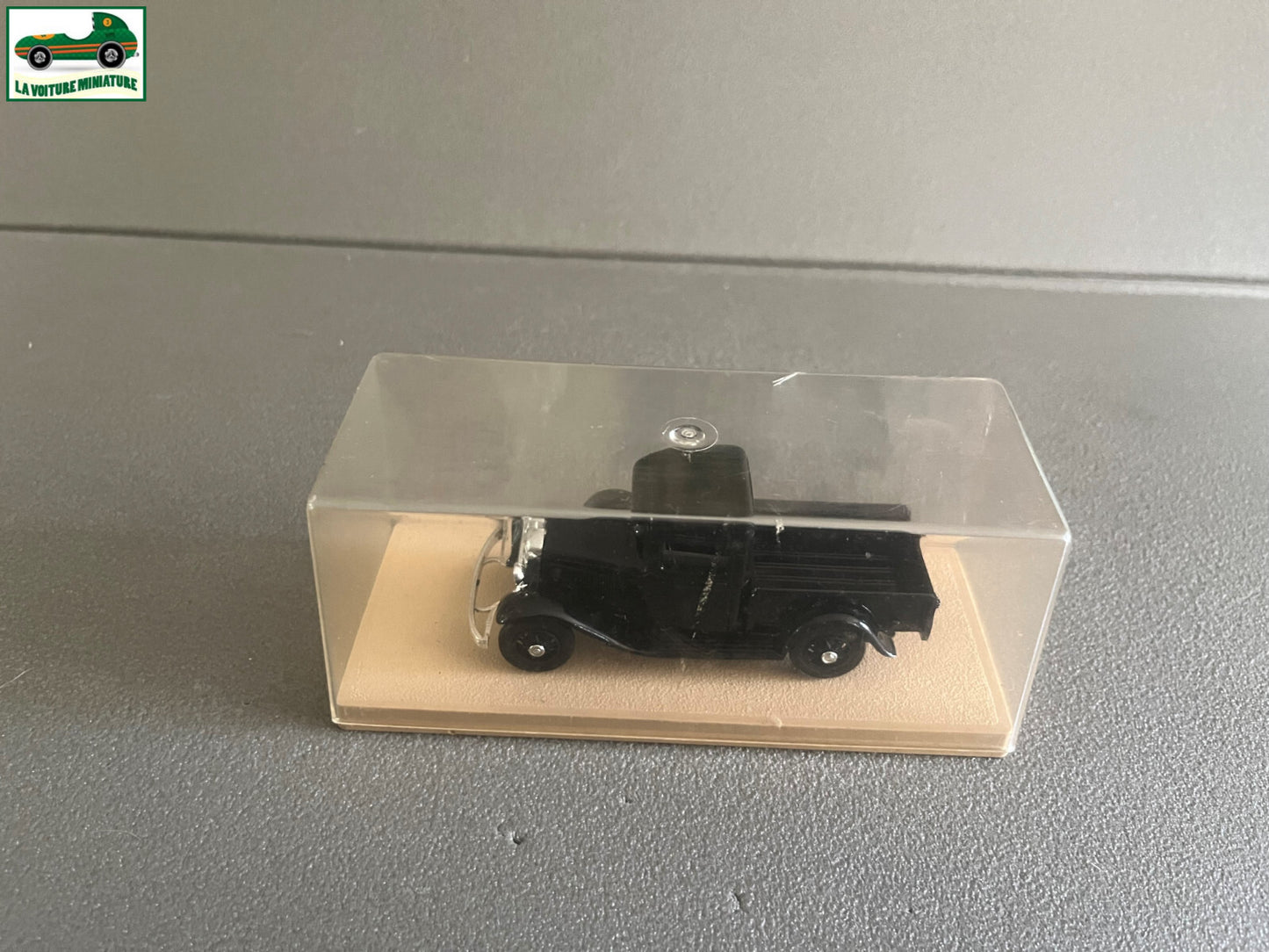Voiture miniature Ford V8 Pick Up Eligor France 1/43