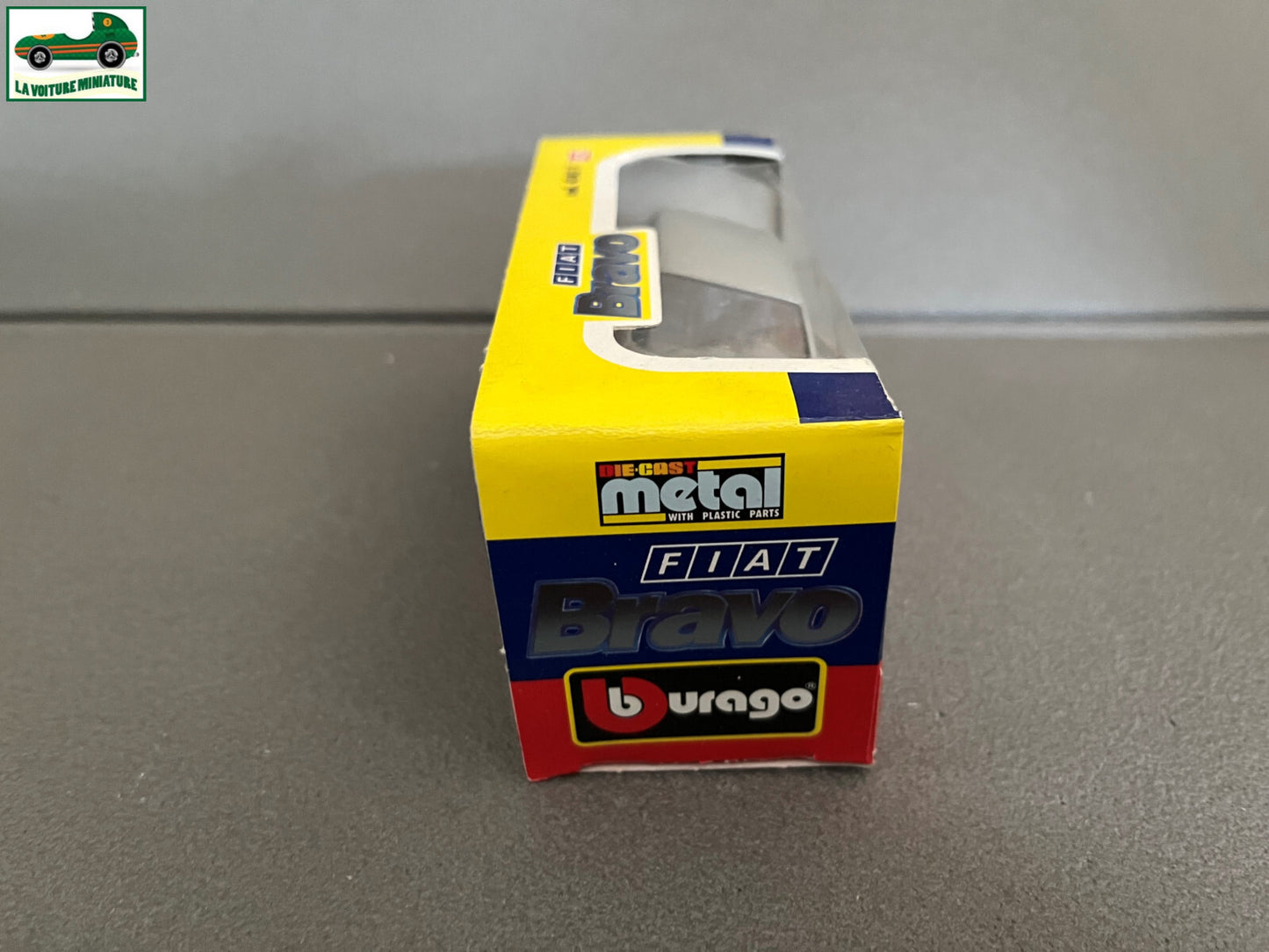 Voiture miniature Fiat Bravo cod. 4145 F Burago au 1/43