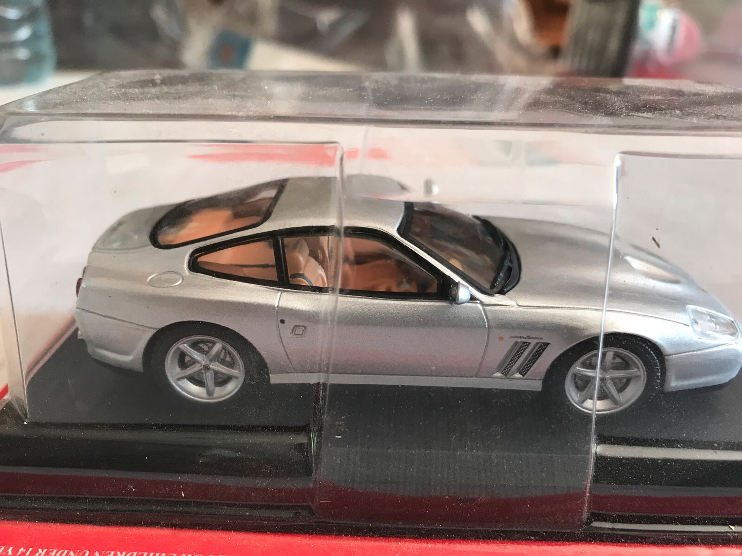 Voiture miniature Collection Ferrari 575M Maranello Ixo Fabbri au 1/43