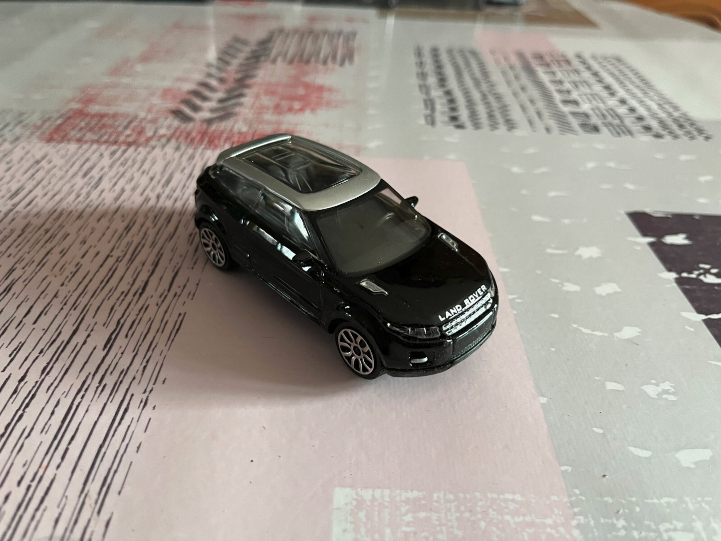 Voiture miniature Land Rover LRX Concept Burago 1/43