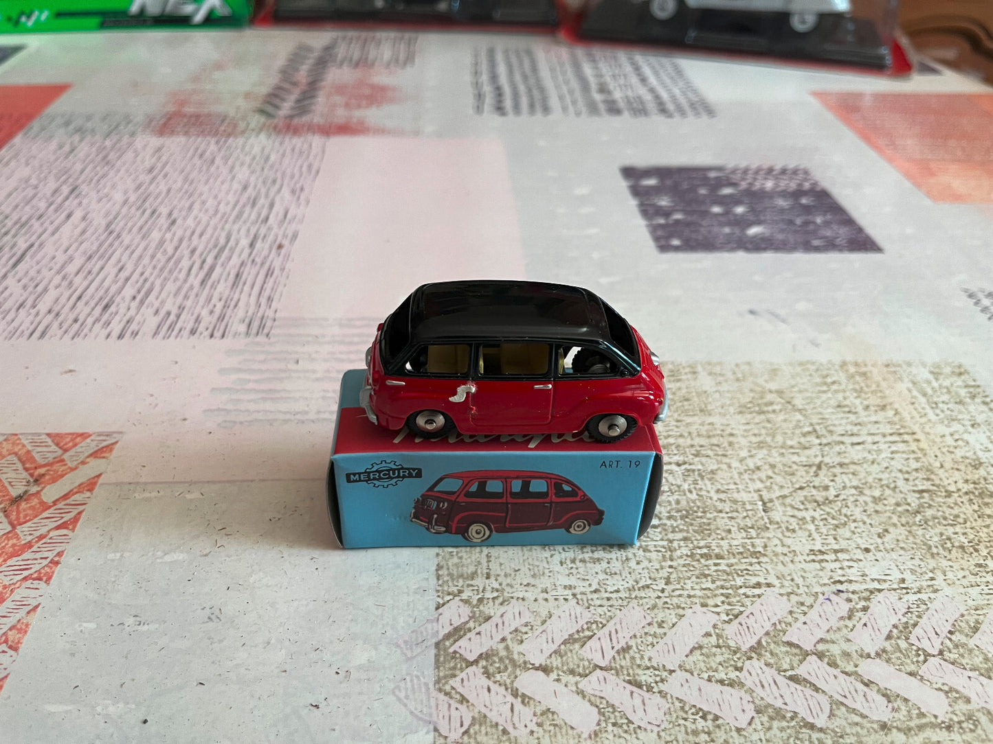 Voiture miniature Fiat 600 Multipla Mercury Hachette 1/48 1/43 Dinky
