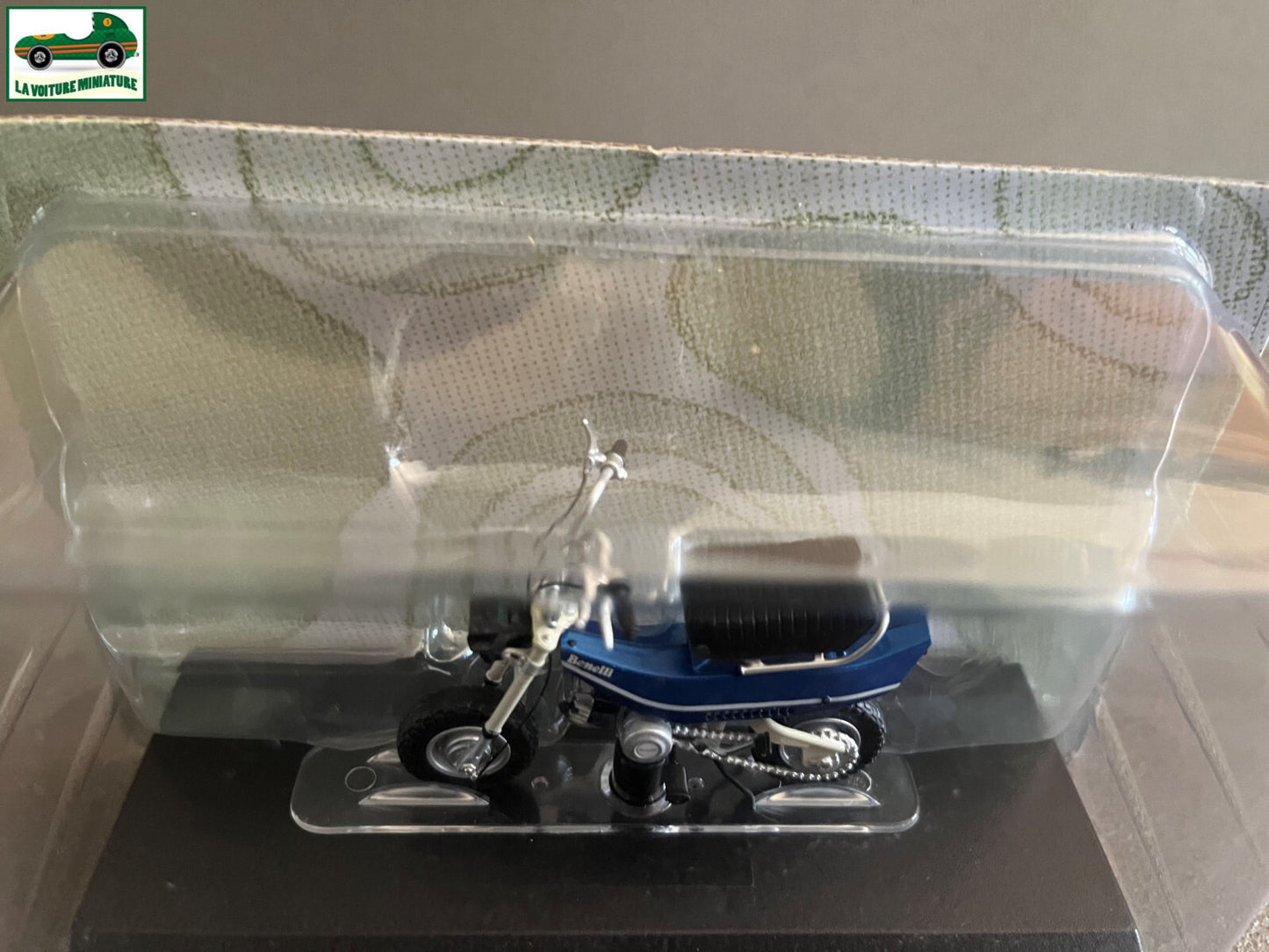 Moto Cyclomoteur miniature Benelli Caddy Leo Models 1/18