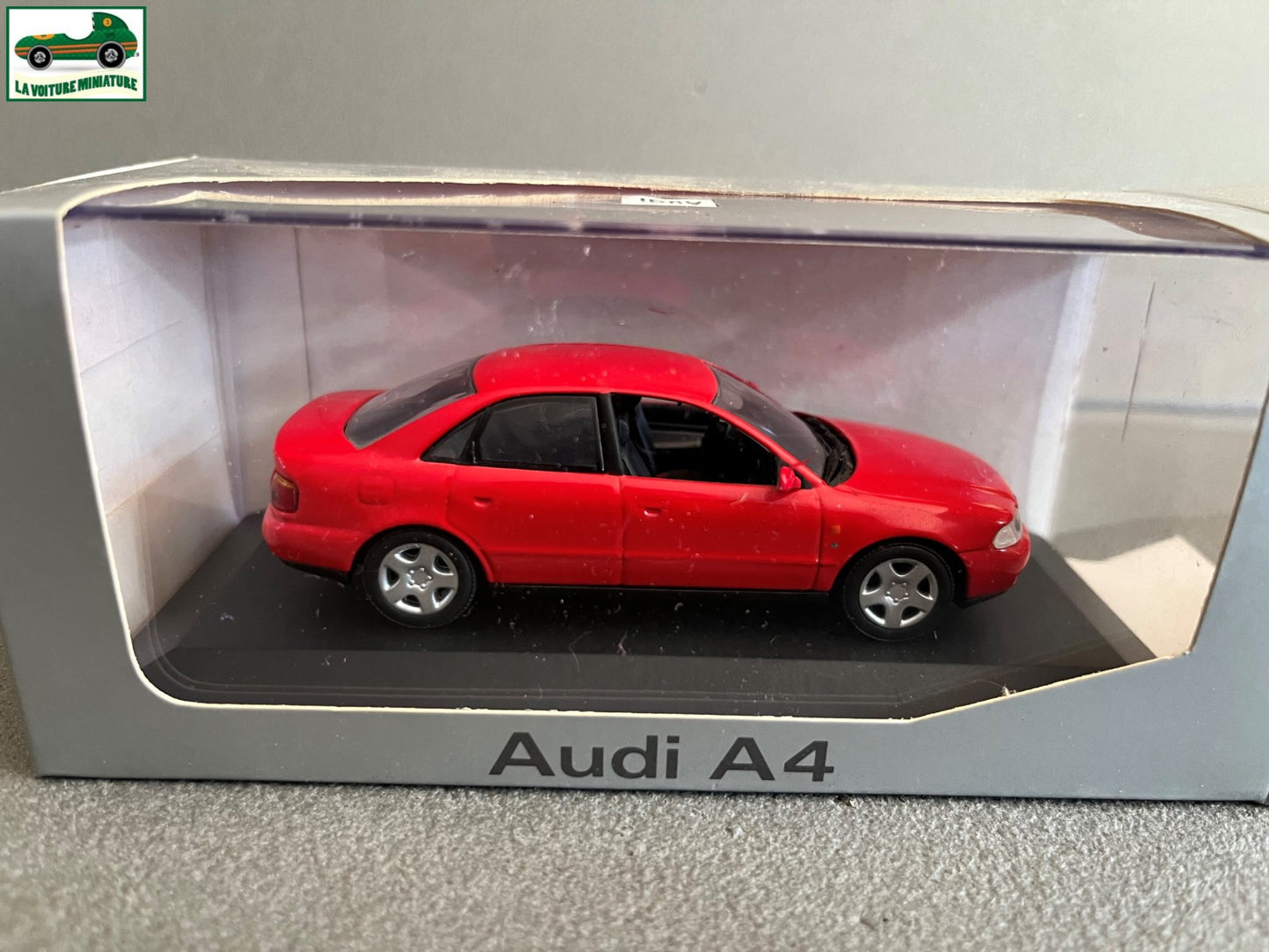 Voiture Miniature Audi A4 Minichamps au 1/43