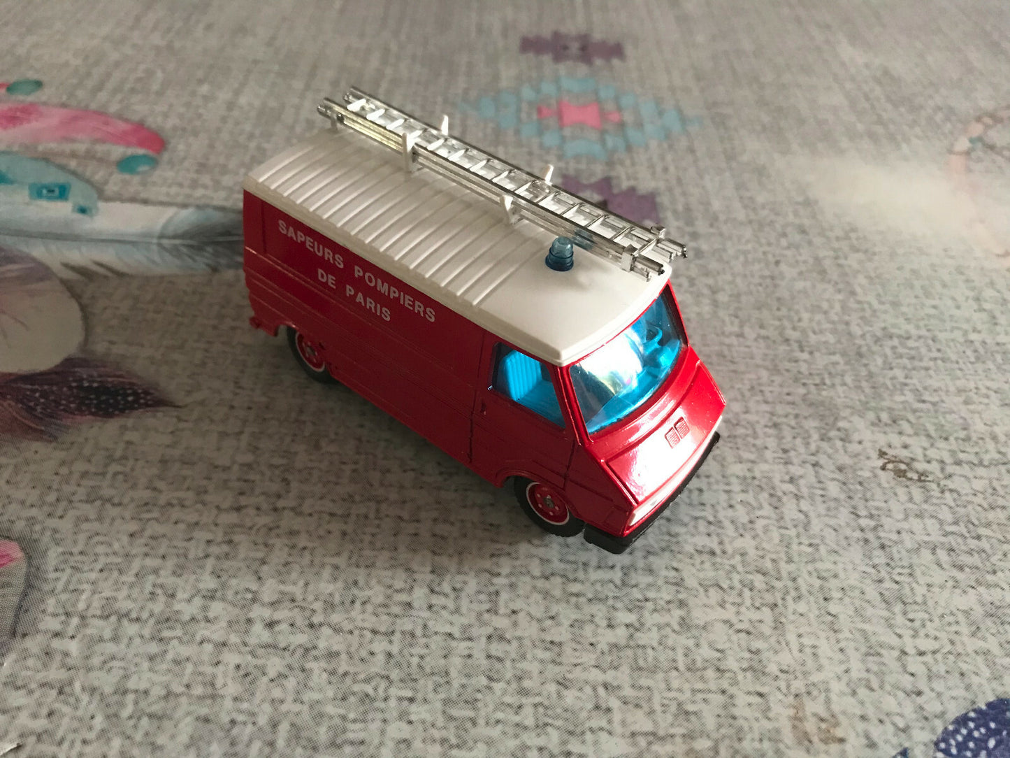 Voiture Miniature Citroen C35 Sapeurs Pompiers Paris Solido France au 1/50