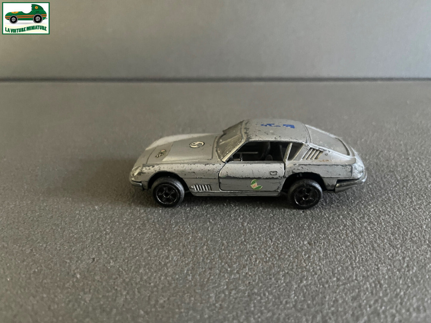 Ancienne Miniature Voiture Aston Martin DBS Politoys 1/43 Epave
