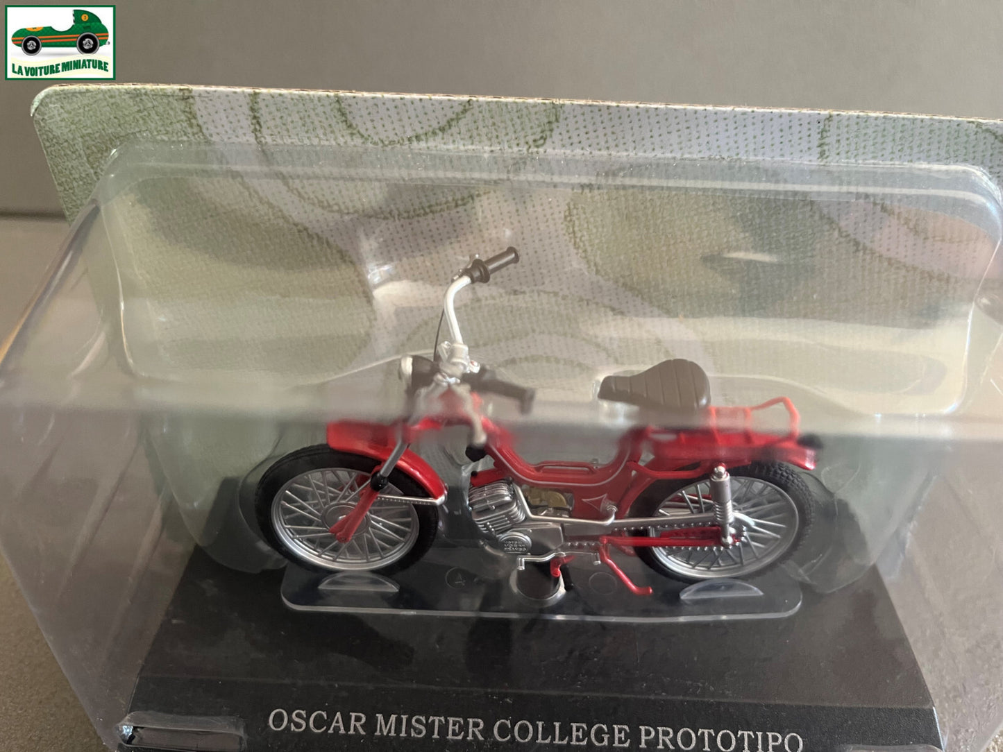 Moto Cyclomoteur miniature Oscar Mister College Prototipo Leo Models 1/18