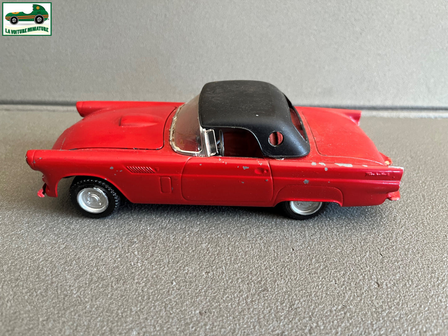 Ancienne Miniature Kit métal monté Ford Thunderbird au 1/24