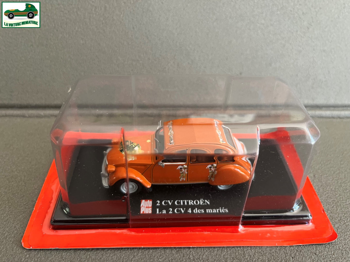 Voiture miniature Citroen 2cv 2 cv 4 des mariés Auto Plus Hachette 1/43
