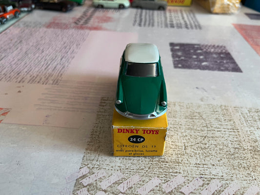 Voiture miniature Citroen DS 19 24 CP Dinky Toys Atlas au 1/43