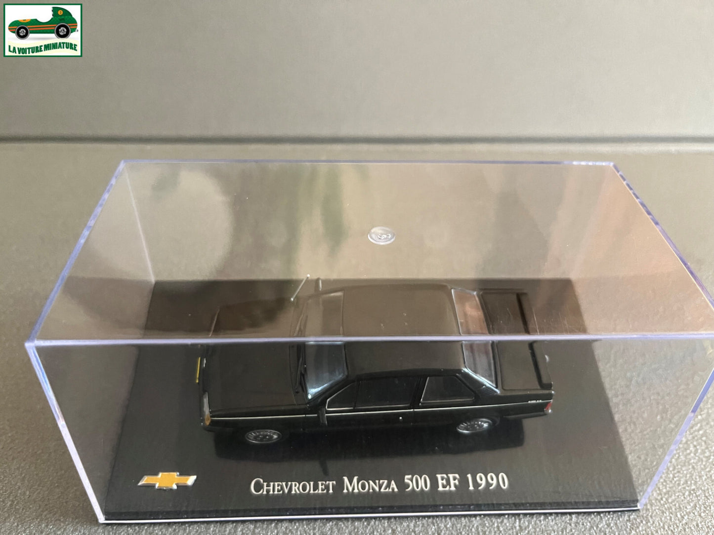 Voiture miniature Américaine Chevrolet Monza 500 EF 1990 au 1/43