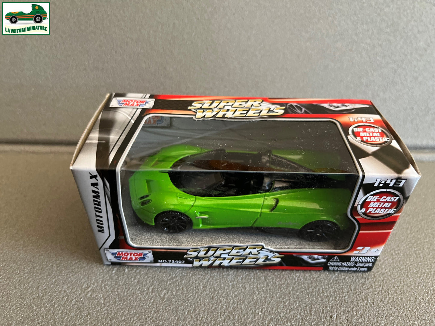 Voiture miniature 2017 Pagani Huayra Roadster Motor Max 1/43