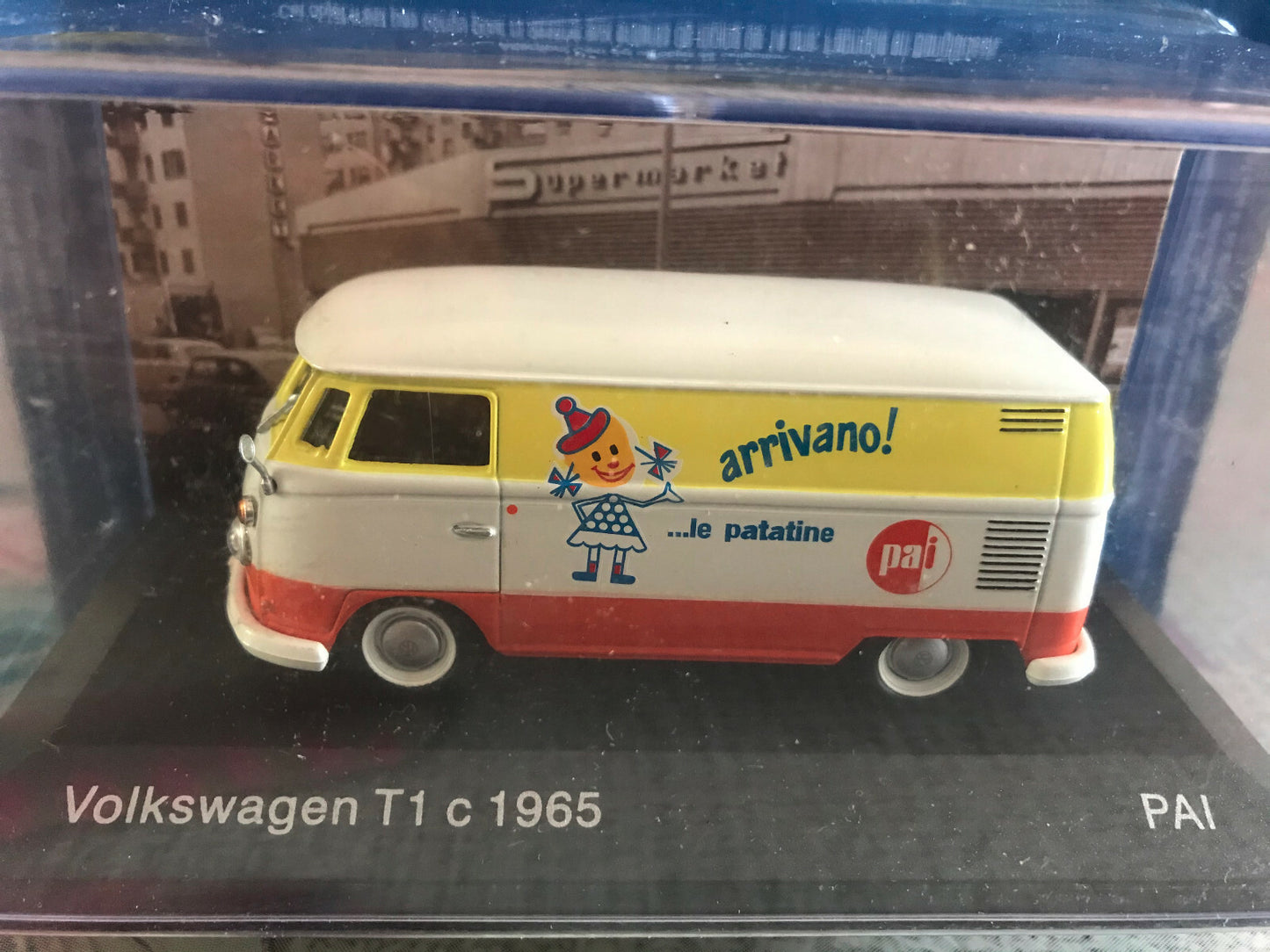 Voiture miniature Publicitaire VW Volkswagen Combi T1 c 1965 Patatine Pai 1/43