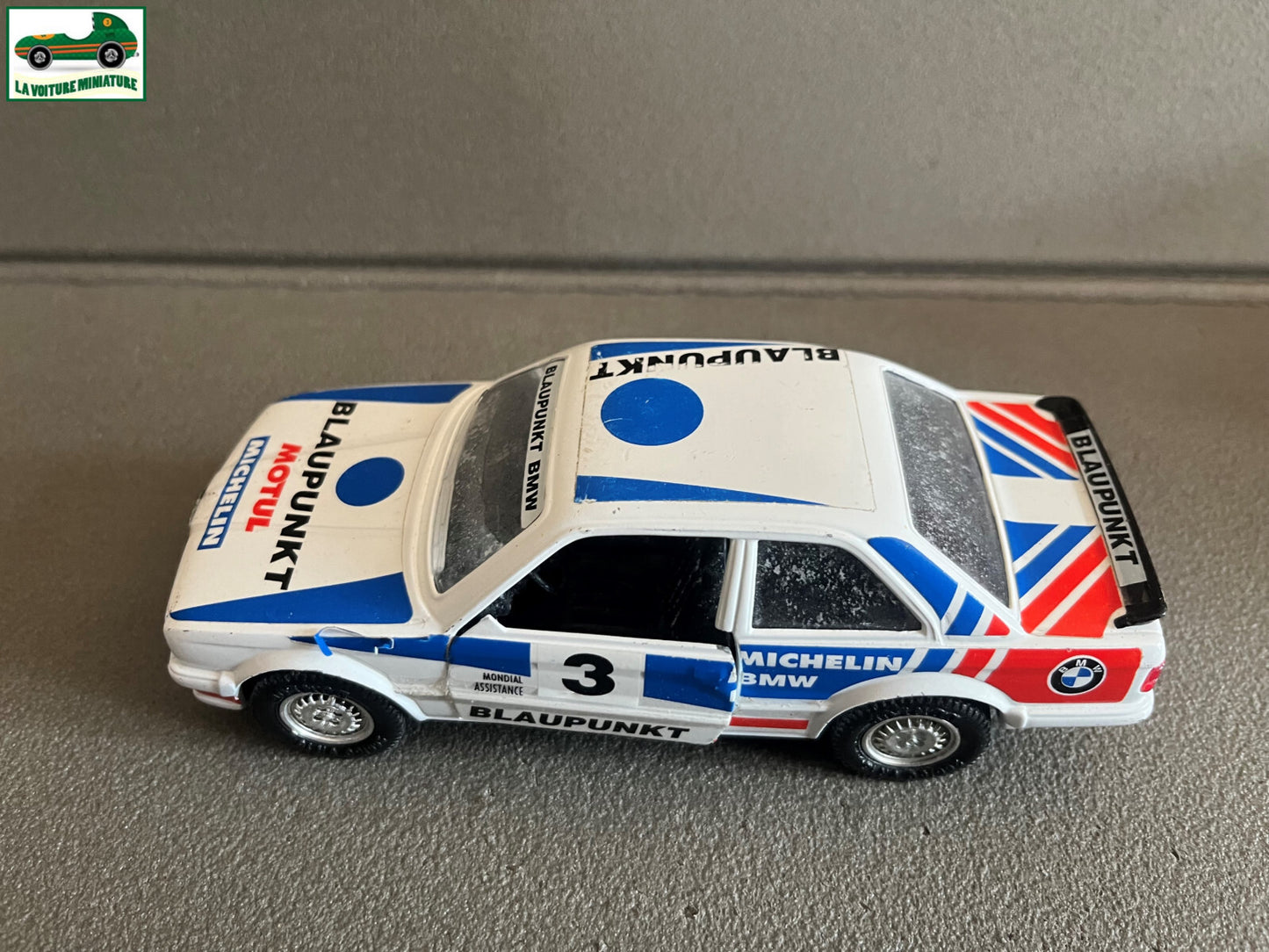 Ancienne Voiture Miniature BMW 323 Mira Spain au 1/25 Epave