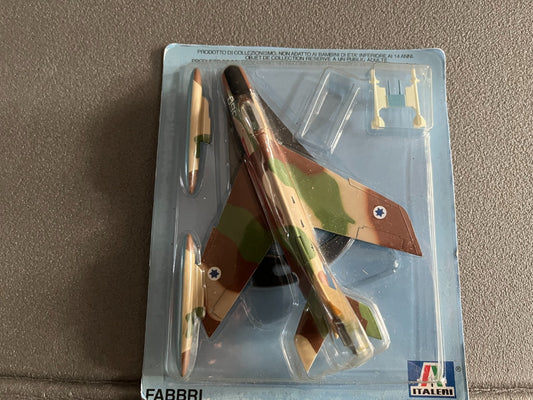 Avion miniature Militaire Super Mystere Fabbri Italeri 1/100