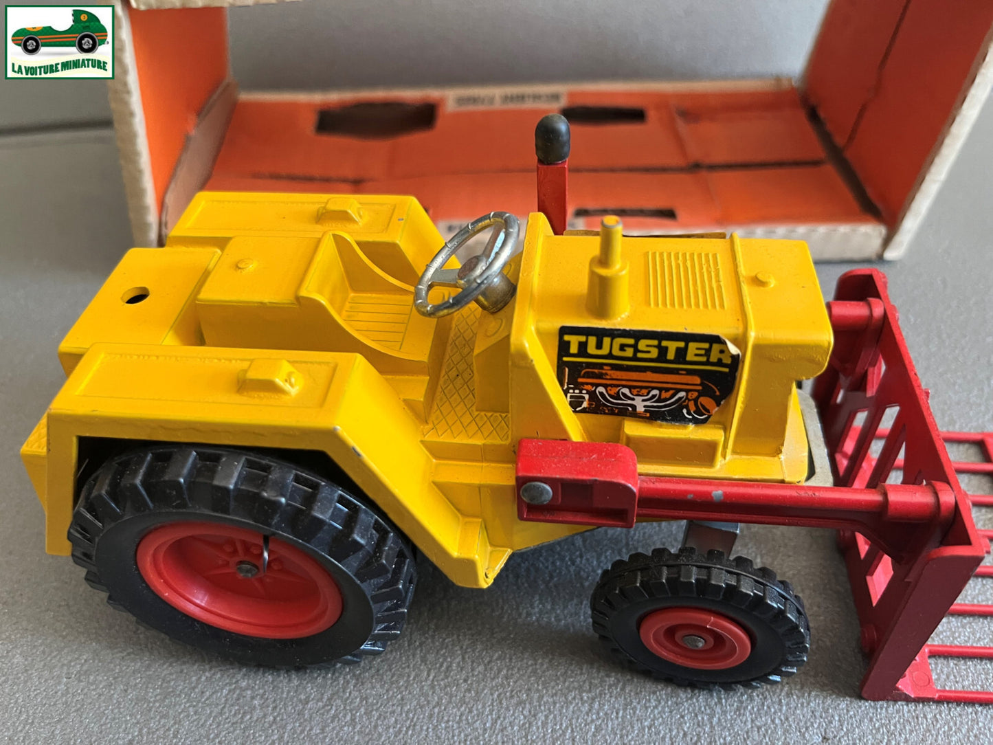 Ancienne Miniature Tracteur Tugster Jumbo Buck Rake Tractor Tri-Ang Toys England