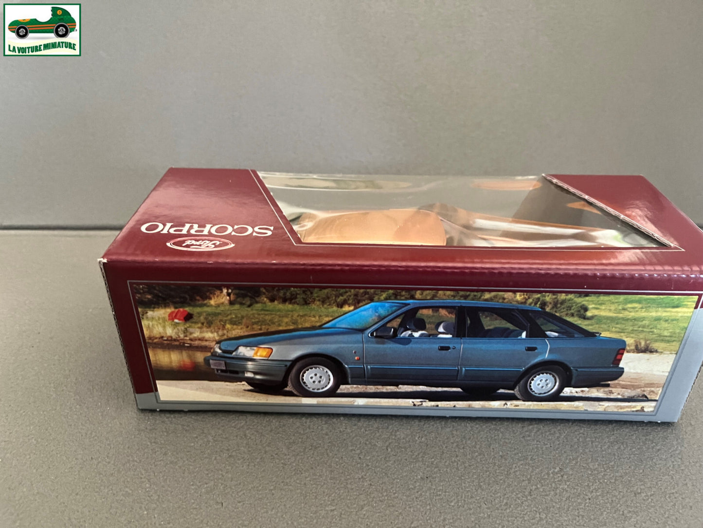 Voiture miniature Ford Scorpio Schabak West Germany au 1/25 (env. 1/24)