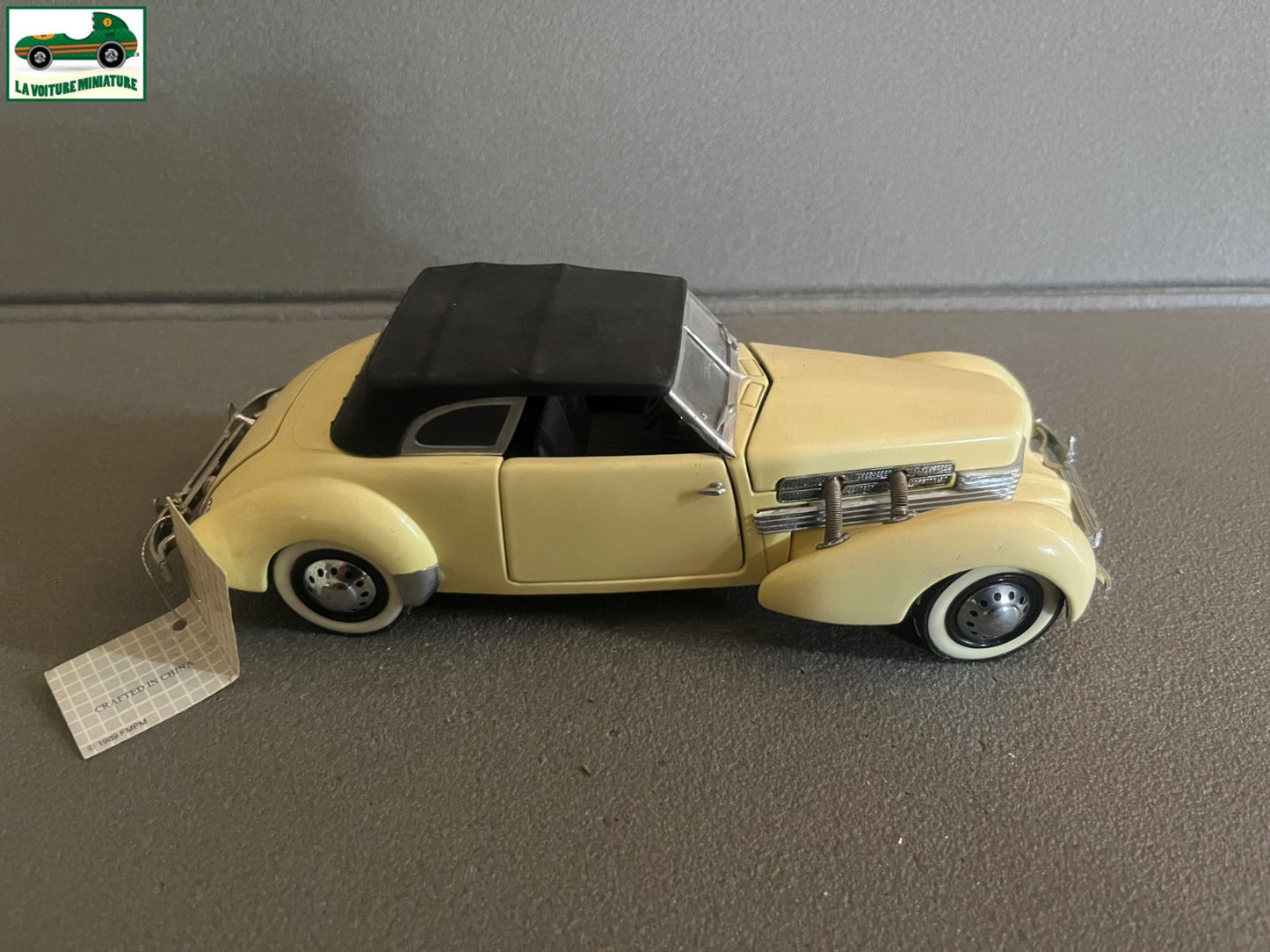 Voiture miniature 1937 Cord 812 Phaeton Coupé Franklin Mint 1/24 Défauts