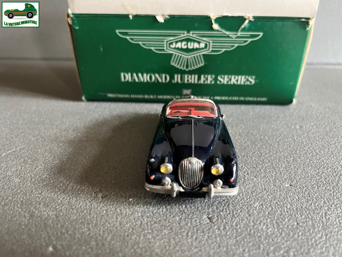Voiture Miniature Diamond Jubilee Series Jaguar Model XK 150 au 1/43