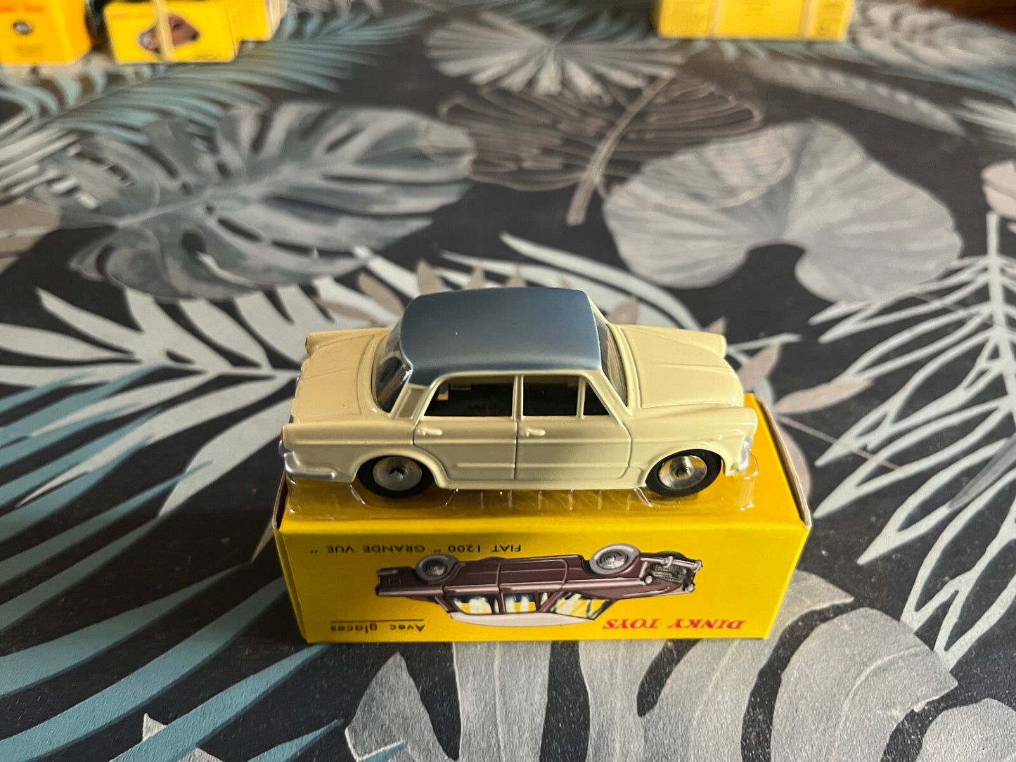 Voiture miniature Fiat 1200 Grande Vue Dinky Toys Atlas au 1/43