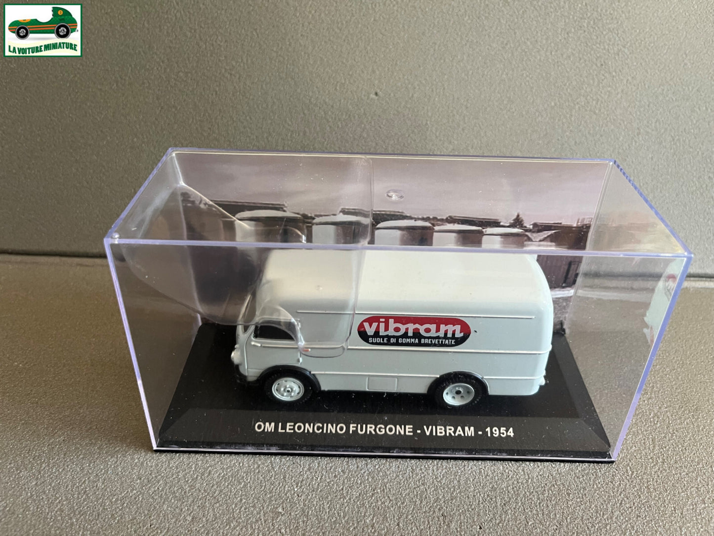 Voiture miniature publicitaire utilitaire OM Leoncino Furgone Vibram 1954 1/43
