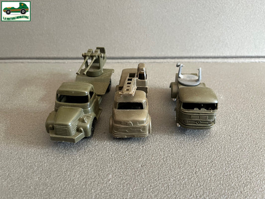 Ancienne Miniature Voiture Plastique Militaire Camion Blindé dont 1 Sésame