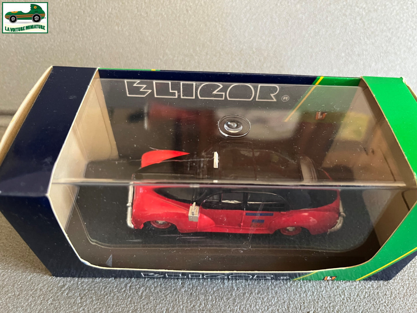 Voiture miniature Peugeot 203 Taxi 1954 Eligor France au 1/43