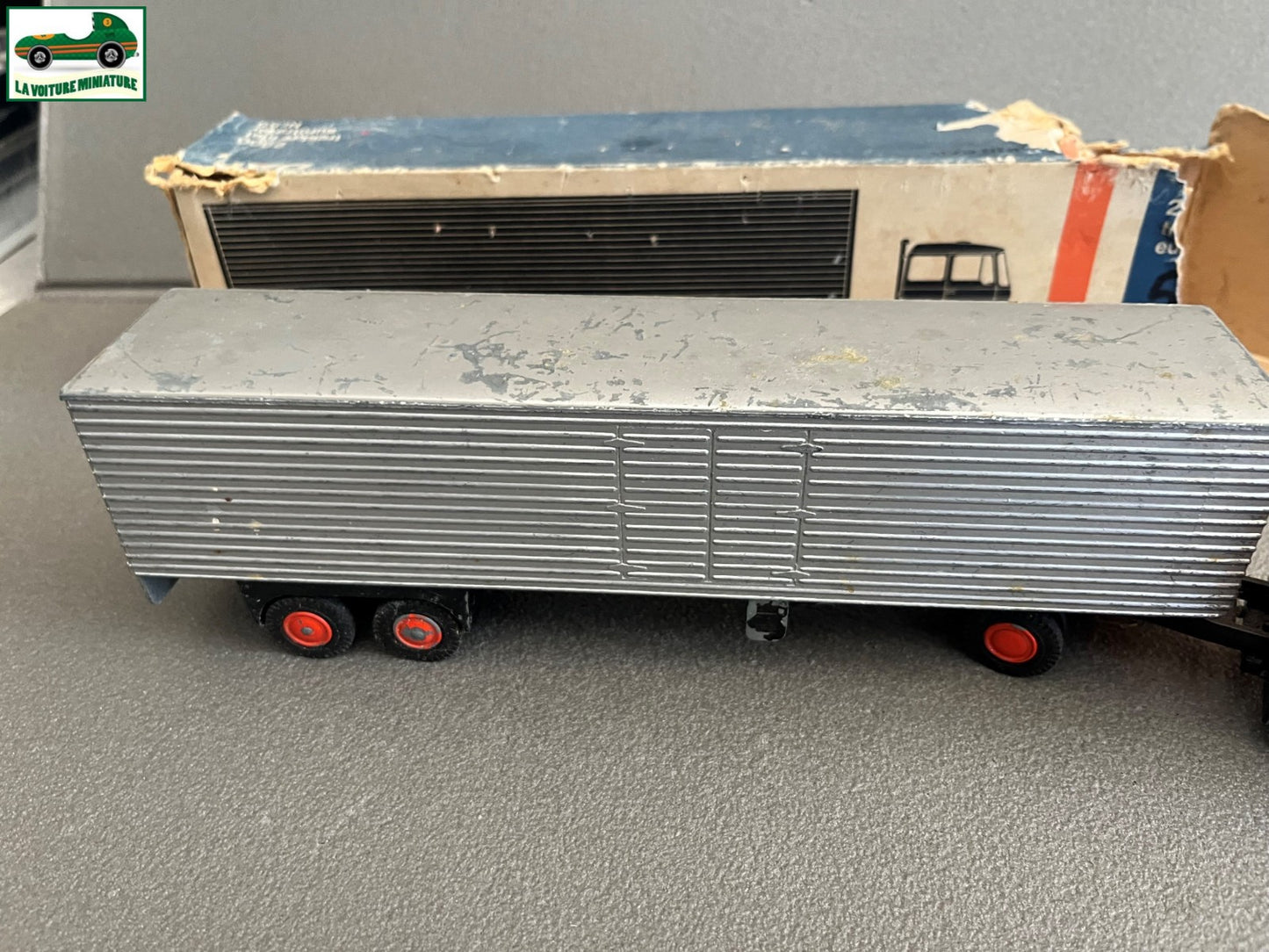 Ancienne Voiture Miniature Camion Semi Remorque DAF Lion Car 1/50 Défauts