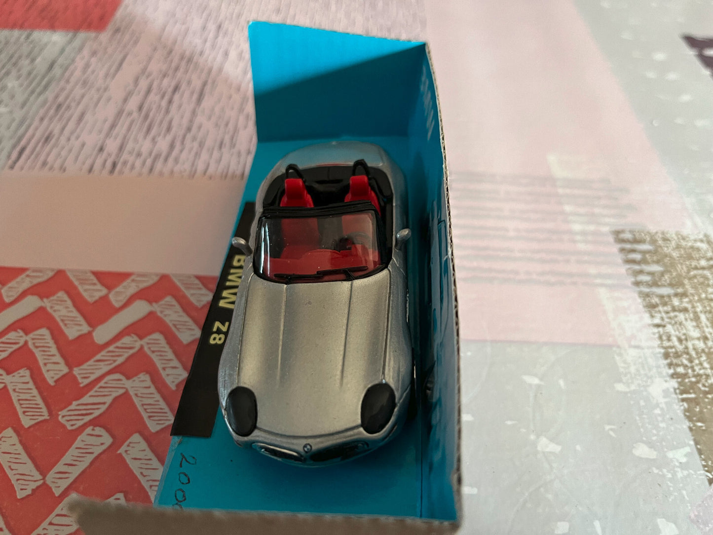 Voiture Miniature BMW Z8 New Ray au 1/43