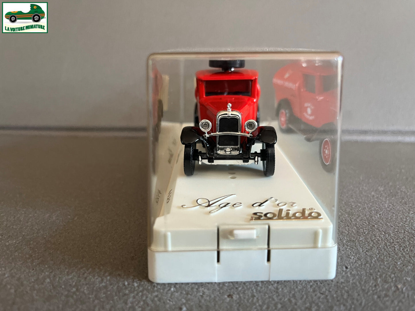 Voiture Miniature Citroen C4F Citerne Pompiers 4422 Solido au 1/43
