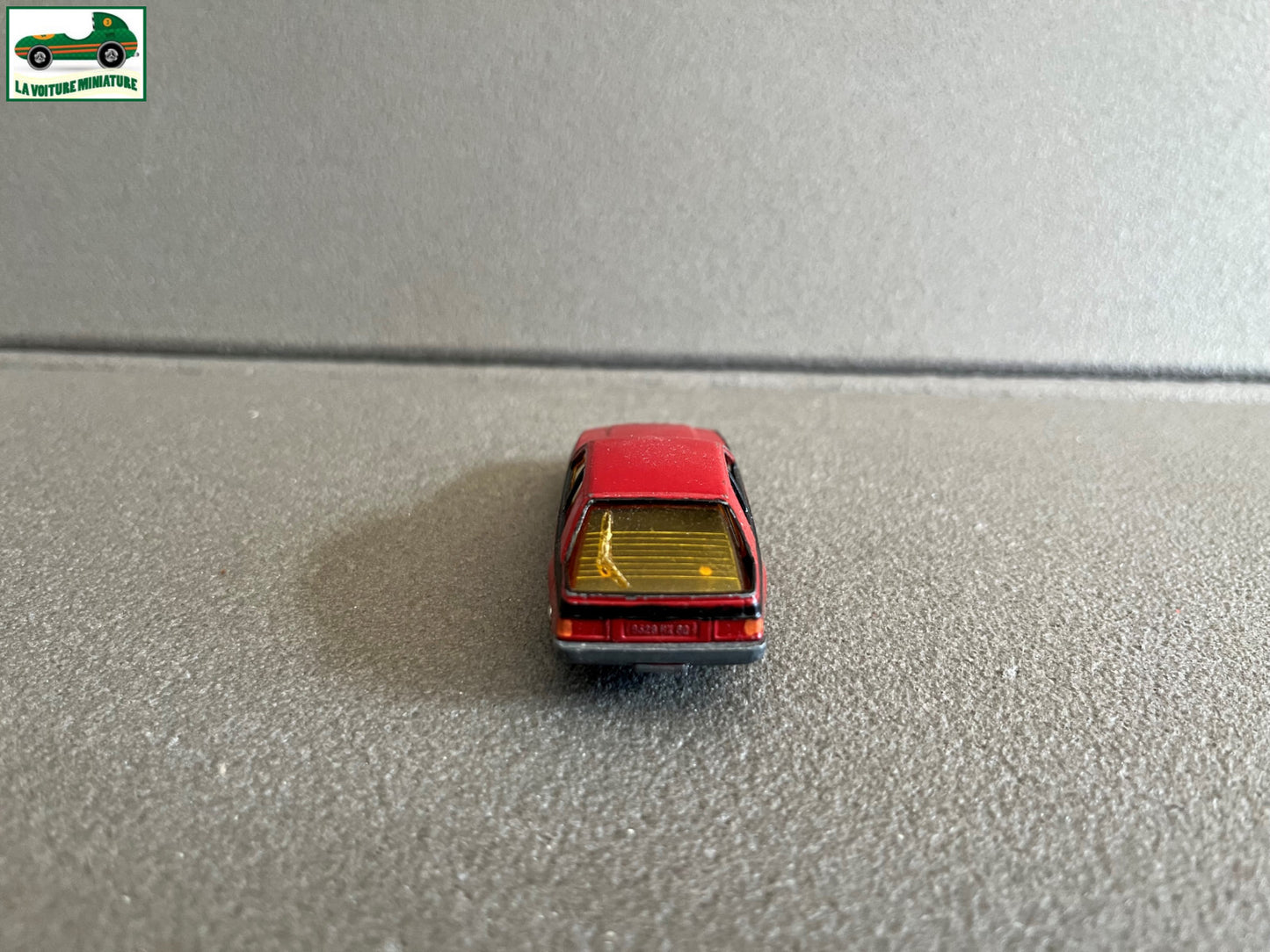 Ancienne Miniature Voiture Renault Fuego Norev Mini Jet 1/64 Epave